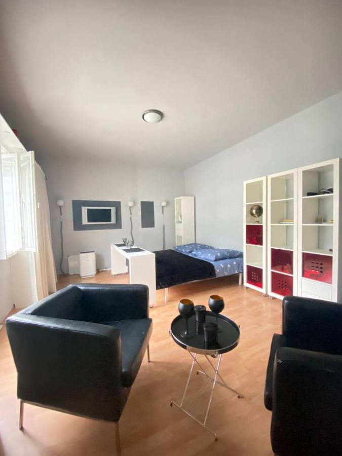 Cozy Modern Apartment With Small Balcony In The Heart Of Berlin Zewnętrze zdjęcie